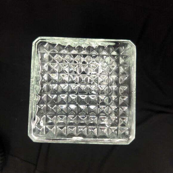 Luminarc‎ Clear Diamond Pattern Crystal Decanter and Square Stopper - 8.75" Tall - Picture 7 of 10